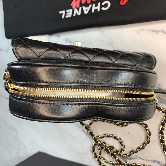 ❌❌  Authentic CHANEL 22S Heart Bag large CC black Lambskin Leather Crossbody - Picture 8 of 16